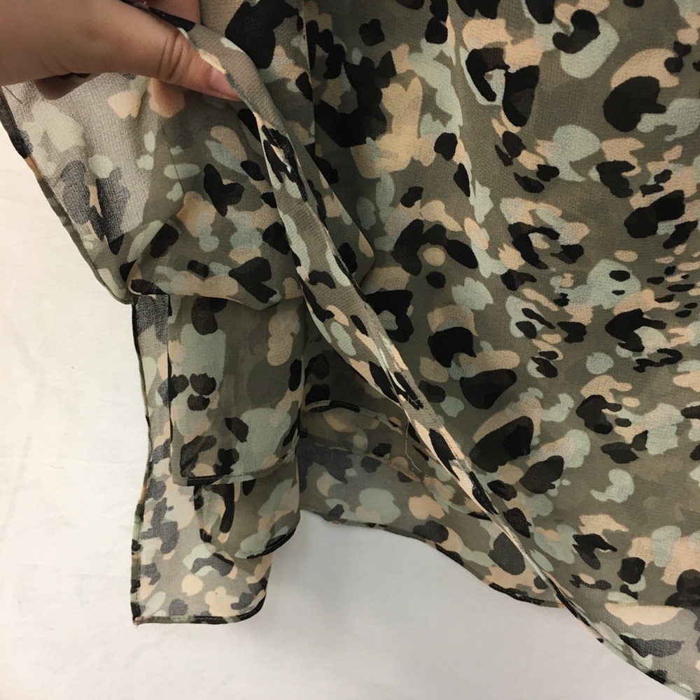 CAbi green print top size large - Picture 6 of 9